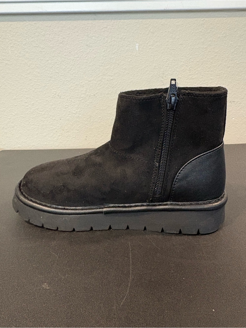 Cat & Jack Girls Honor Faux Suede Style Fur Lined Black Boots Toddler Youth 3Y - Picture 4 of 10